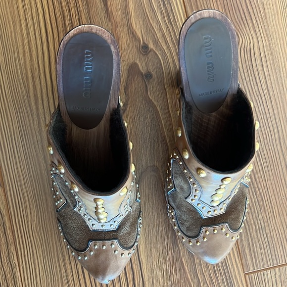 Brown and Gold Miu Miu Heeled Clogs - Picture 3 of 11